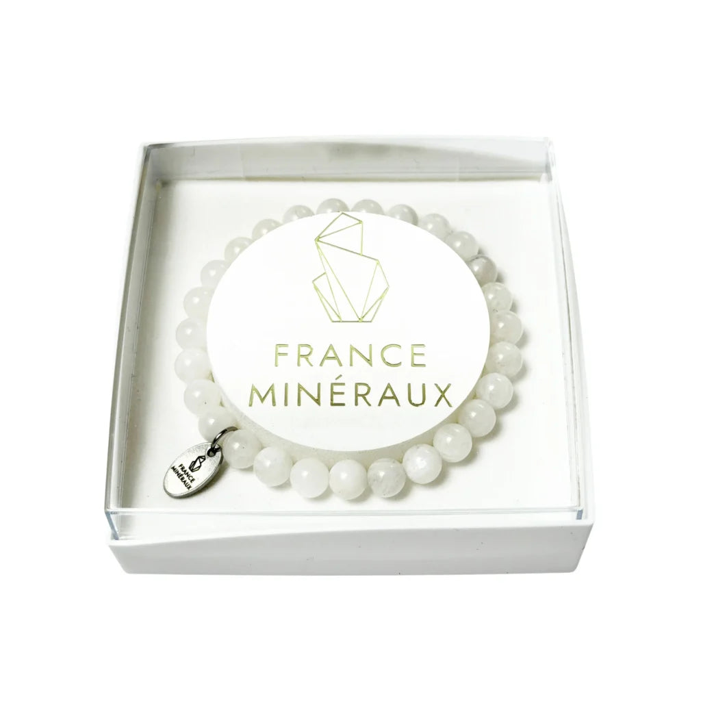 France Minéraux moonstone bracelet with 6 mm round white beads